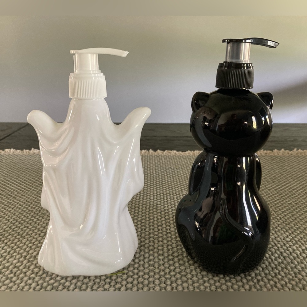 Spooky Treats Hand Soap Collection. 2 bottles of the Cat and Ghost - Picture 4 of 6